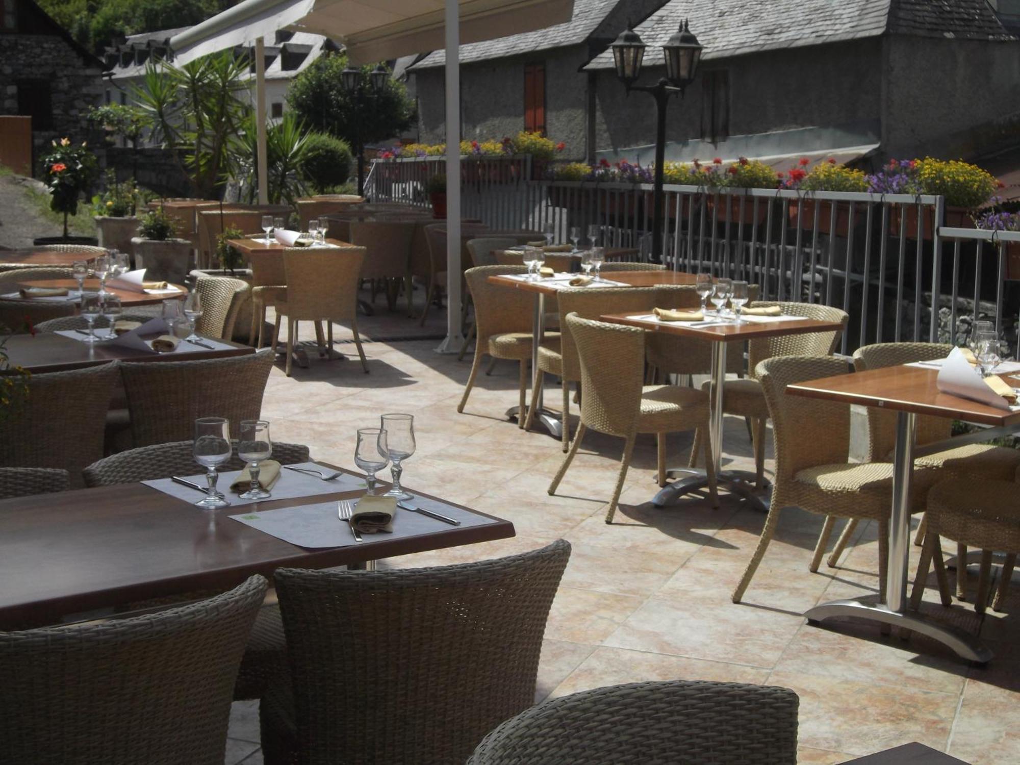 Hotel Logis Auberge De L'Isard Saint-Lary  Exterior foto